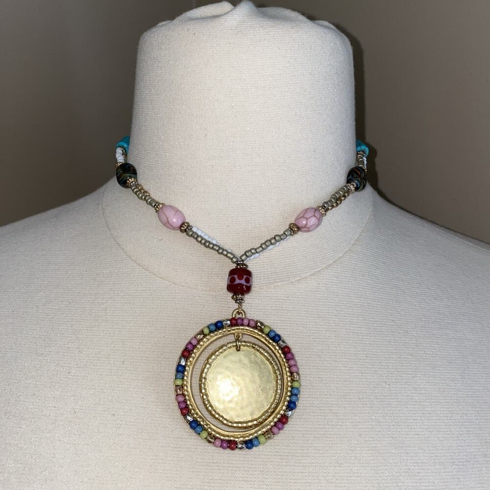 Chico's Gold Tone Pink Turquoise Cream Beaded Round Pendant Necklace 16”